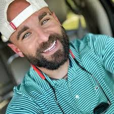 Jordan Herring's Instagram, Twitter & Facebook