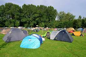 De camping richt zich vooral op gezinnen die van het strand willen genieten. Camping Speeltuin Blaarmeersen In Gent Belgie Jetcamp Com