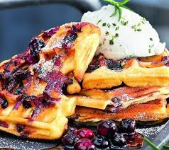 Blaubeerwaffeln Mit Joghurt Mousse Das Rezept Rezept Rezepte Rezeptideen Lebensmittel Essen