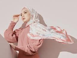 Besides acting, noor neelofa is also a savvy entrepreneur and the face of fashion firm naelofar hijab, a neelofa mohd noor. Neelofa On Celebrating Hari Raya In The New Normal
