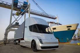 Four independent motors provide maximum power and acceleration and require the lowest energy cost per mile. Tesla Semi Trucks Tesla To Accelerate Production Of Semi Trucks Memo Auto News Et Auto