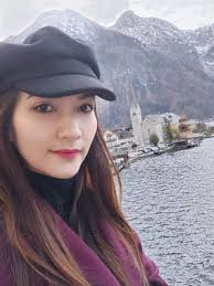 I've been to Hallstatt twice and I always take pictures with this tree.😘  🫶🏻❤️ #Hallstattlovers