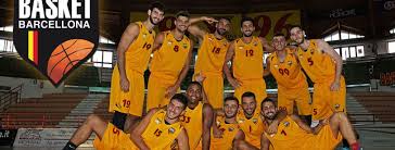 L'immobile è composto da ingresso su soggiorno con cucina a vista, due camere da letto, doppi servizi, ampio pozzo luce e tre balconi fronte strada. Basket Barcellona Lega Nazionale Pallacanestro