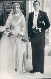 Juan Carlos Parents Juan De Borbon Y Battenberg Count Of Barcelona And Maria De Las Mercedes De Borbon Y Orlea Royal Brides Royal Wedding Gowns Royal Weddings
