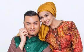 Sementara itu, datin azrene soraya abdul aziz, putri rosmah mansor dari pernikahan sebelumnya dengan abdul aziz nong chik mengatakan bahwa penangkapan ibunya merupakan hal yang berlebihan. Fazley Azrene Naik Pelamin 27 November Ini