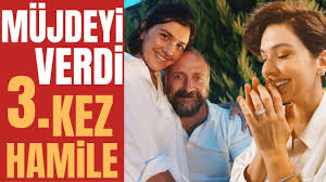 Bergüzar korel kaç yaşında, kilosu, boyu kaç ? Berguzar Korel Ucuncu Cocuguna Hamile Oldugunu Duyurdu Bu Surpriz Ailecek Bizi Cok Sasirtti Youtube