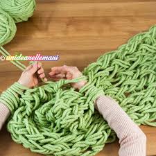 La struttura è in ferro piatto curvato e battuto a caldo. Coperte Fai Da Te 10 Modi Diversi Per Fare Utili Copertine E Plaid