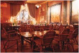 Un coiffeur styliste professionnel vous conseillera pour redonner punch et vitalité à vos cheveux. Le Salon De L Atalaide Charleroi Brussels