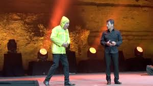 Ces chevaliers, eric carrière et francis ginibre, manient le mot comme d'autres l'épée, incarnant. Les Chevaliers Du Fiel Youtube