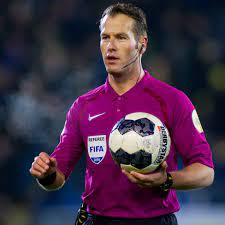 Danny makkelie and his assistant helped serbai to share spoils with the portugal, perhaps, they will blame var. Bayern Germany On Twitter Dutch Referee Danny Makkelie 34 Will Officiate Tuesday S Champions League Game Between Celtic And Fc Bayern At Celtic Park Https T Co R2zuhfvy4t