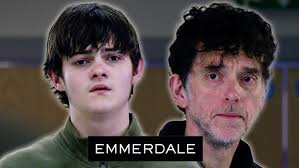 Debbie, Val and Eric negotiate a price for Robbie's Vodka