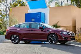 For 2017, the new generation clarity fuel cell was introduced boasting more power and a range both variants of the honda fuel cell vehicle have been limited in availability in the united states due to. 2017 Honda Clarity Review Ratings Edmunds