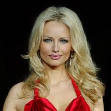 Plut hot tu meurs ! Adriana Karembeu Age Net Worth