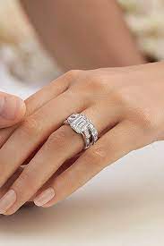 33 Gorgeous Harry Winston Engagement Rings Harry Winston Engagement Rings Harry Winston Engagement Ring Emerald Beautiful Wedding Ring Sets