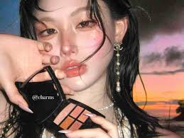 ថ្មីស្រឡាងពី Cha.nel highlights​  នឹង​ពណ៌​គូល័រ​ភ្នែក​ស្អាត​សា.ហាវ🎀របស់លេងថ្មី Limited Edition ✨😍​  ចង់ស្អាតមុនគេត្រូវមានមួយនេះណា #charmscosme