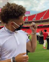 As the kansas city chiefs received their super bowl 2020 rings at arrowhead stadium on tuesday, mahomes, 24, also appeared to work his magic to craft an elaborate proposal to matthews. Chiefs Qb Patrick Mahomes Reacts To Getting Super Bowl Ring The Kansas City Star