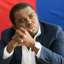 Me André Michel ki se youn pami gran...