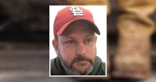 Larry Divine's Instagram, Twitter & Facebook