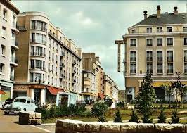 Ce hub régional dépend de la commune de. Brest La Rue De Lyon Et L Hotel Continental Avec Voitures Anciennes Et Facades De Magasins Carte Postale Ancienne Et Vue D Hier Et Aujourd Hui Geneanet