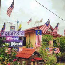 Maybe you would like to learn more about one of these? Pabila Penaku Menari Hias Rumah Sempena Merdeka