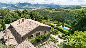 Case indipendenti in vendita gubbio: Ancient Farmhouse For Sale Umbria Gubbio Swimming Pool And Plot Of Land