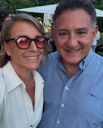 Manca pochissimo… ho controllato che sia tutto apposto nel banco di  @sempremezzogiornorai dove cucinerò tra poco! Vi aspetto nella cucina di  @antoclerici a partire dalle 12… chissà cosa cucinerò 🥰 @rai1official