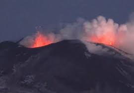 Etna yanardağı'nın konumu, özellikleri, patlaması, resimleri, fotoğrafları ve hakkında bilgi. Son Dakika Etna Yanardagi Yeniden Faaliyete Gecti Catlaklar Olustu