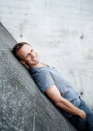 Rick hoffman was born in new york city on june 12, 1970, to gail and charlie hoffman. Mike Hoffmann Dreht Frau Jordan Stellt Gleich Agentur Adam