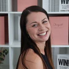 Janeen Robinson's Instagram, Twitter & Facebook