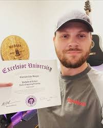 Lisa Elser's Instagram, Twitter & Facebook