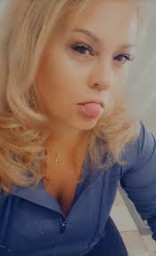 Andrea Arruda (@AndreaArruda19)