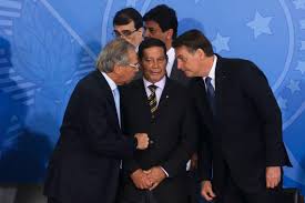 Se salvini non è bolsonaro, paulo guedes non è alberto bagnai. Paulo Guedes Mourao Bolsonaro Cruzeiro Fm