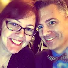 Introduction and sharing photo of favorite author