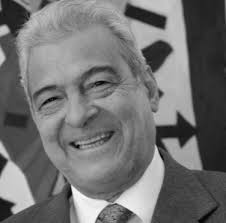 Fallece poeta Antonio Cisneros