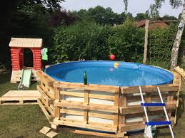 Pin De Mar Tin O Em Pool Mit Paletten Verkleidet Piscina Macacao Elegante