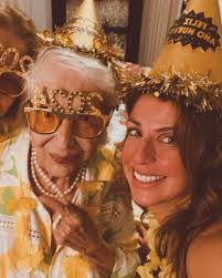 Un nuevo año empieza🎊 2024 Que este sea el mejor de todos😘