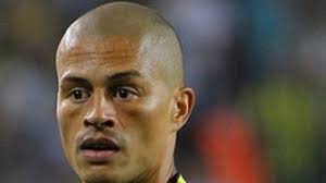 Frustrado por não ir, Alex diz que não viu a Copa de 2002: "Estava bêbado  ou dormindo"