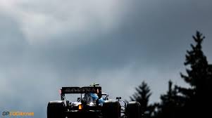 'verstappen gaat pole omzetten in overwinning'. Bndn9dopy8hyxm