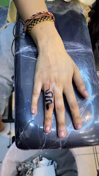 Snake 🐍 #sstattoostudio #sstattoostudiokarachi #karachi #karachipakistan #karachitattoostudio #tattoo #tattoos #tattooideas #tattoodesign #tattoooftheday #tattooideasforgirls #tattooexplorepage ...