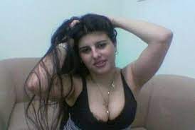 تظاهرت ناشطات حركة فيمن عاريات الصدور السبت 14 مايو/أيار خلال محاضرة للخبير في الشؤون الإسلامية طارق. Pin On Places To Visit