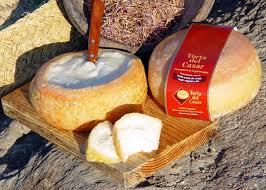 Torta del casar is aged at least 60 days. La Torta Del Casar El Milagro Extremeno Diario De Un Gloton