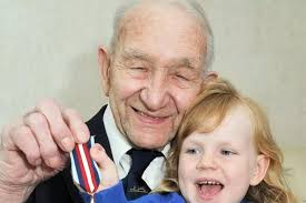 Second World War veteran is given Arctic Star medal 70 years after Navy  service