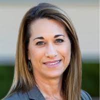 Lisa Eagleton's Instagram, Twitter & Facebook