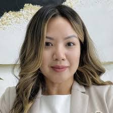 Loretta Needham's Instagram, Twitter & Facebook