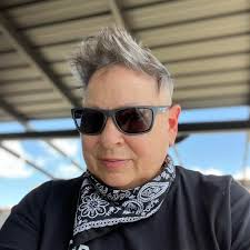 I would like to invite everyone to watch a fellow Mississippian that really  knows bbq How To BBQ Right with Malcolm Reed. He has a YouTube channel,  Facebook, tiktok channel. He has