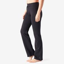 Pensez à compléter votre équipement de yoga avec un tapis et des accessoires adaptés à votre pratique. Vetements Femme Decathlon