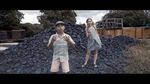 Dadju bella ciao maitre gims. Naestro Bella Ciao Ft Maitre Gims Vitaa Dadju Slimane Kamil Maelyss Youtube