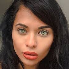 Rebecca Amy's Instagram, Twitter & Facebook