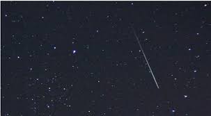 Spadające gwiazdy powinny być wyraźnie widoczne, ponieważ księżyc jest w nowiu a noc staje się przez to ciemniejsza. Poradnik Spadajace Gwiazdy Astropedia Fandom
