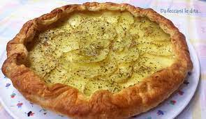 Saliamo e pepiamo a piacere. Torta Salata Veloce Patate Ricotta E Speck Da Leccarsi Le Dita